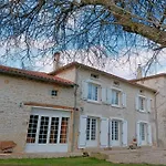 Moulin Sous La Vergne Couette-café Nanteuil-en-Vallée