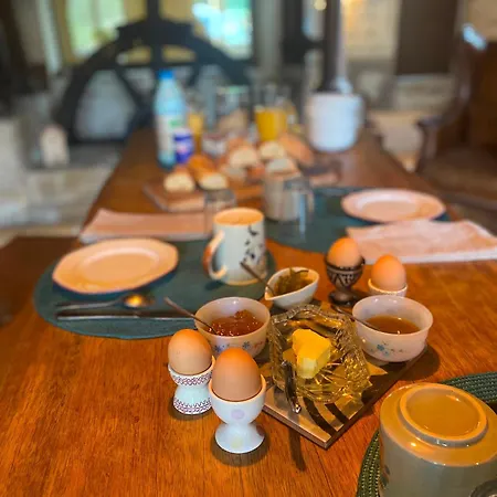 Moulin Sous La Vergne Bed & Breakfast 3*