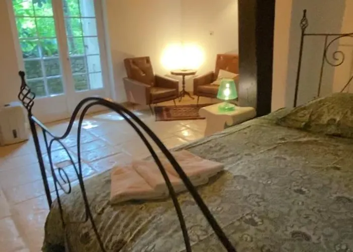 Bed & Breakfast Moulin Sous La Vergne 3*